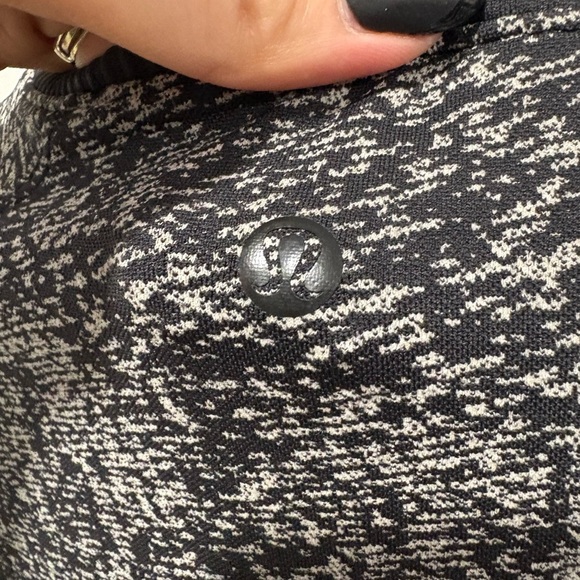 Lululemon Rest Less Pullover- size 8 - Picture 7 of 9